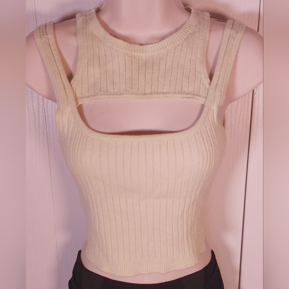 Kendall & Kylie Cutout Sweater Crop Tank Top Size Medium Pale Green Sporty Boho